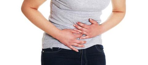 dolor abdominal debido a parásitos